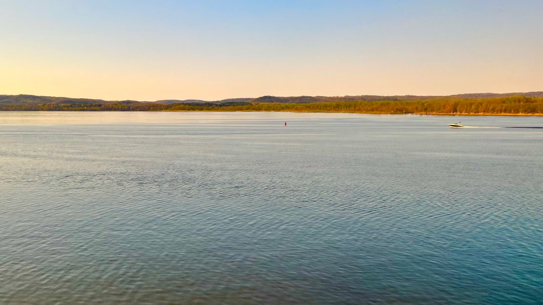 a boat on the Mississippi River near Lake City