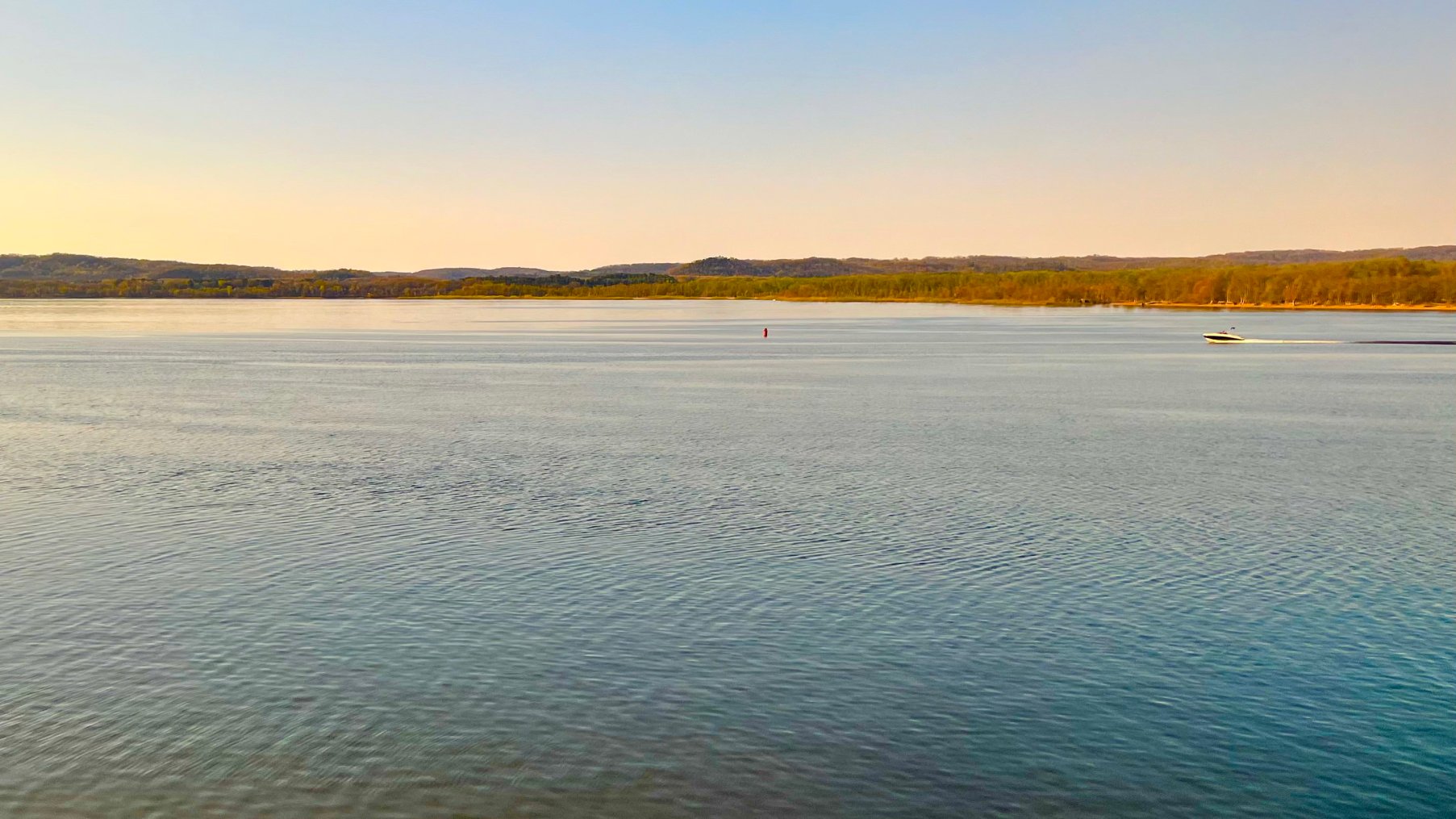 a boat on the Mississippi River near Lake City